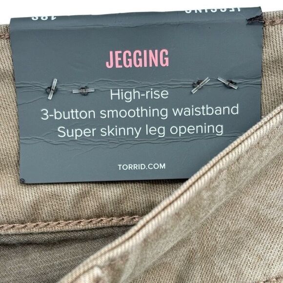 Torrid High Rise Super Soft Jeggings Tan Python Size 18 Short - Picture 8 of 10